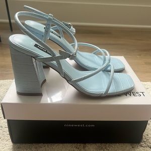 LAST CHANCE! Nine West “Gellar 3 Block Heel” in Medium Blue Texture, size 7